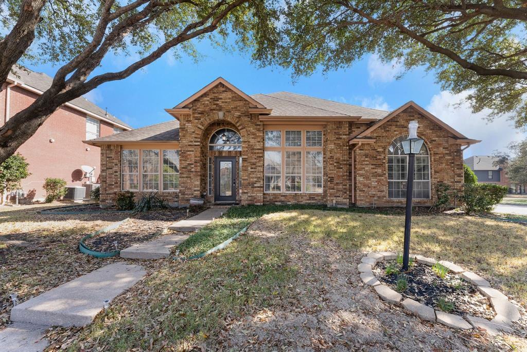 Nhà Bán 4 Phòng Ngủ ở Frisco, Dallas - Giá Dưới $600K